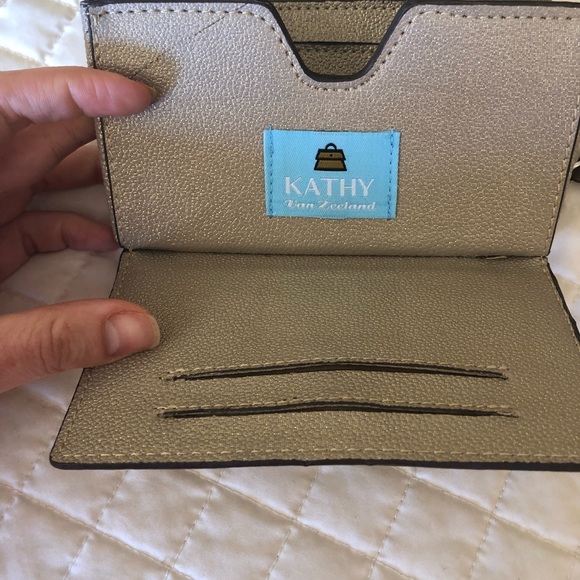 AUTHENTIC KATHY WALLET - Picture 3 of 5